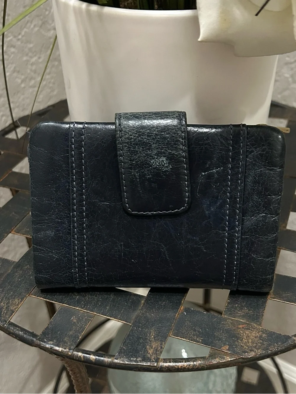 Fossil compact trifold